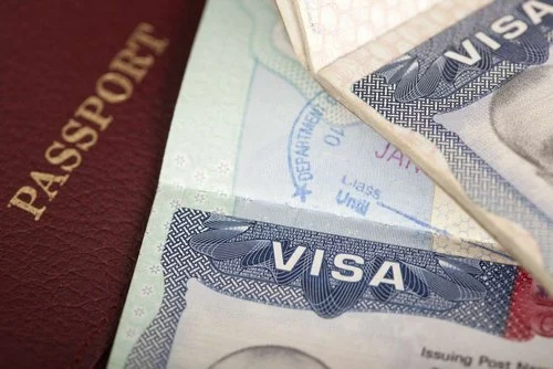$100,000 H-1B Fee Ushers in Uncertainty for Indian IT, Companies and Markets React
