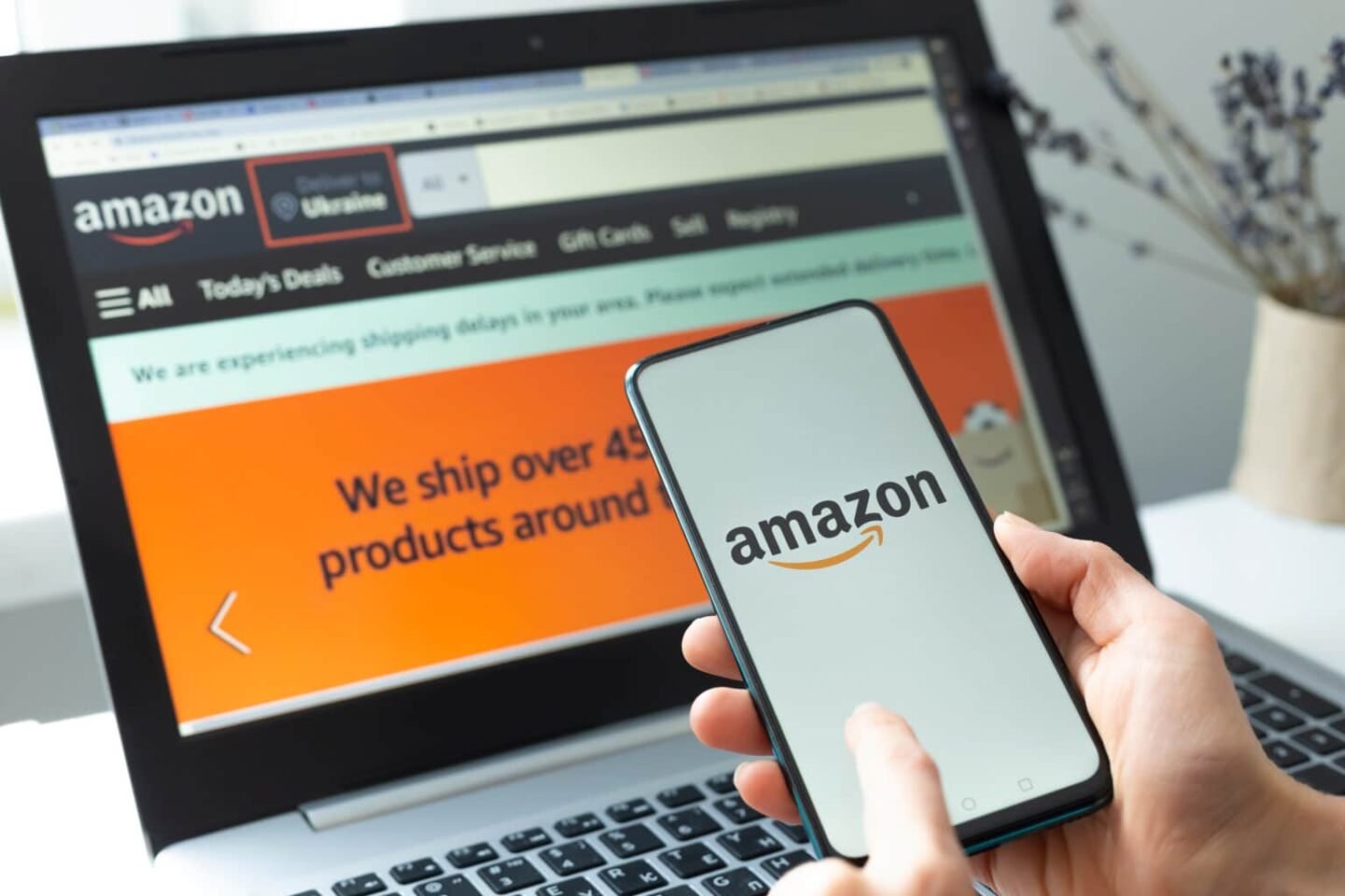 Amazon Loses Bid to Block Perplexity’s AI Shopping Bot on Amazon.com